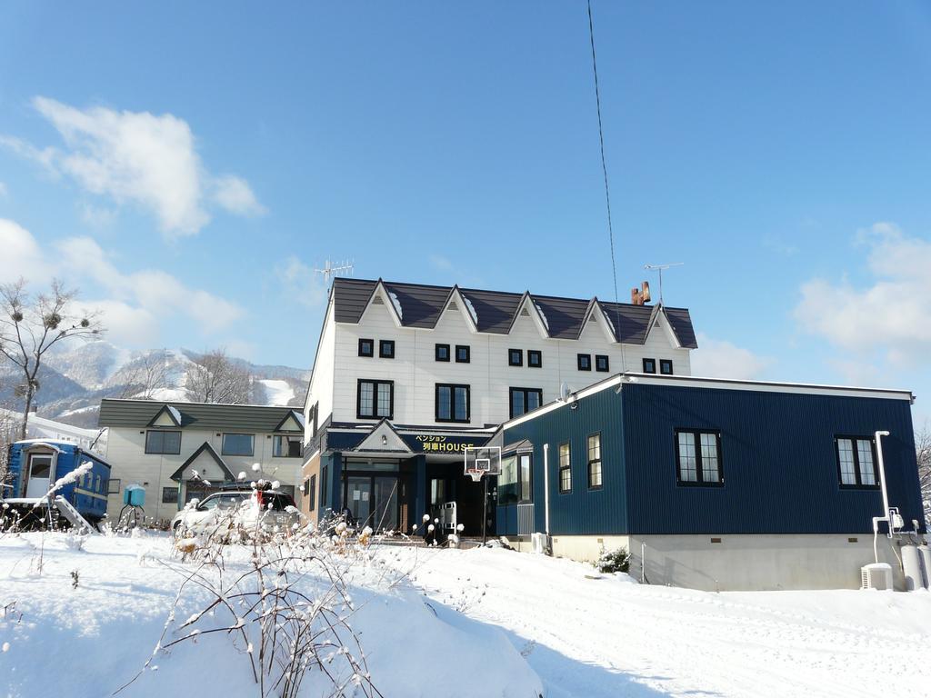 Pension Ressha House Furano Exterior photo